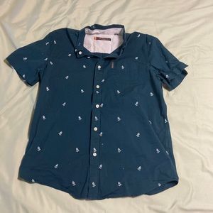 Short sleeve button down